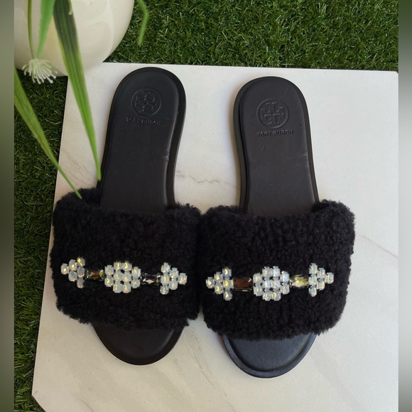 Tory Burch Shoes Tory Burch Aspen
Black Shearling Slide size 6 new $229 - Picture 7 of 14
